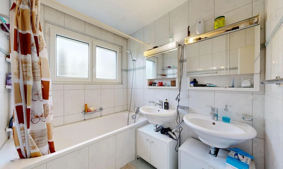 Appartamento di 5 stanze in posizione tranquilla con balcone e posto auto in garage – foto 9 di 11