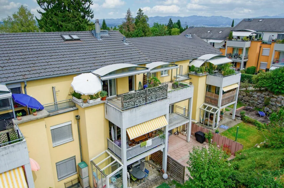 Appartement 2½ pièces tout en haut - galerie, cheminée et deux terrasses – photo 9 sur 9