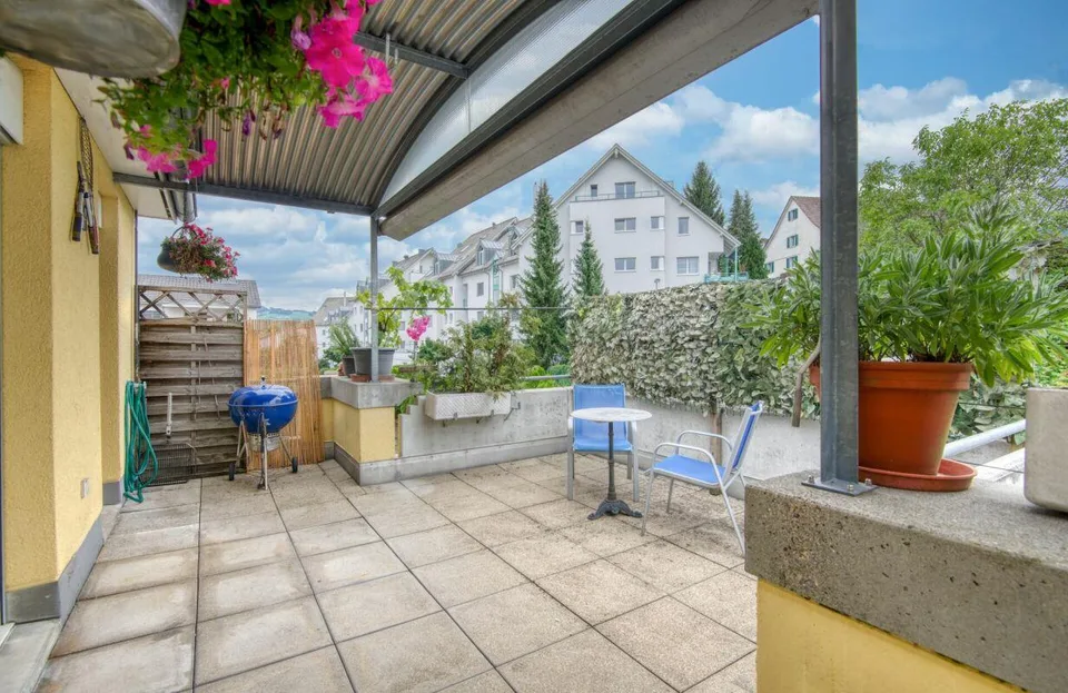 Appartement 2½ pièces tout en haut - galerie, cheminée et deux terrasses – photo 7 sur 9