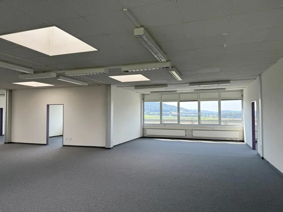 Stolze Gewerbeliegenschaft in Dällikon – Foto 5 von 10