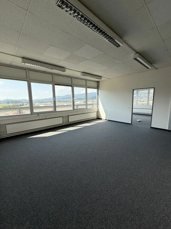 Stolze Gewerbeliegenschaft in Dällikon – Foto 6 von 10