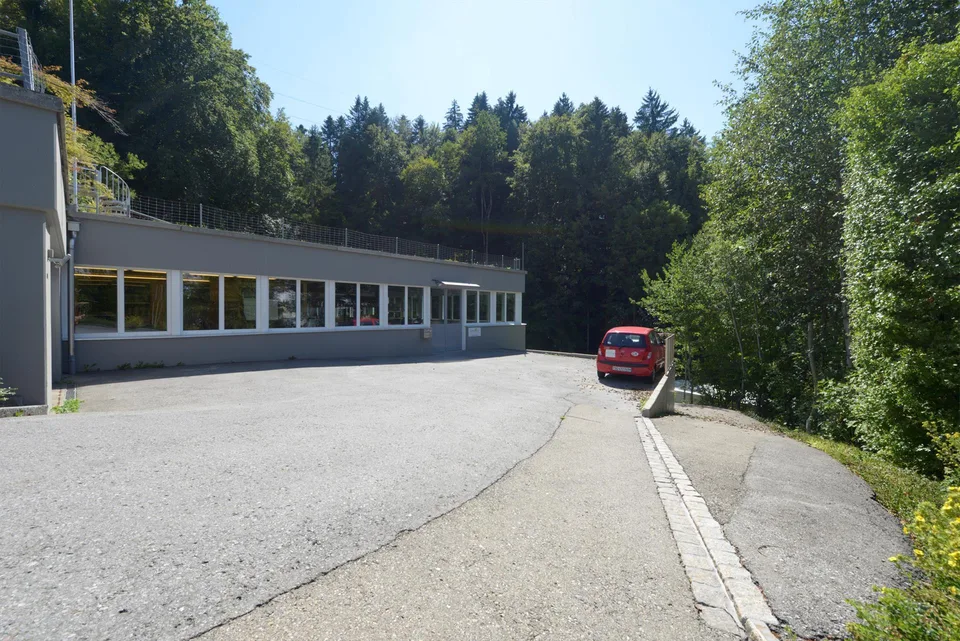 Attraktive Gewerbeliegenschaft zur Umnutzung (Wohnen) – Foto 3 von 21