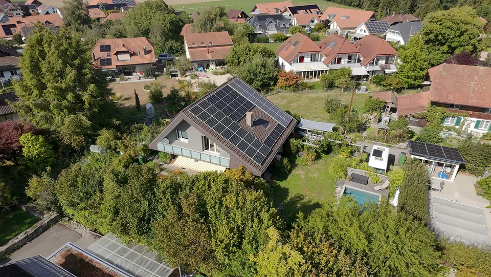 6.5-Zimmer Einfamilienhaus, nahezu autark, mit grossem Grundstück – photo 2 sur 27