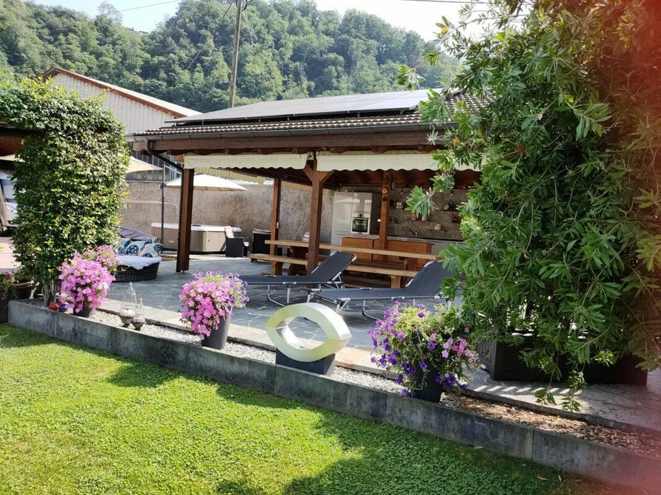 Historic single-family villa for sale in Maroggia – photo 3 of 20