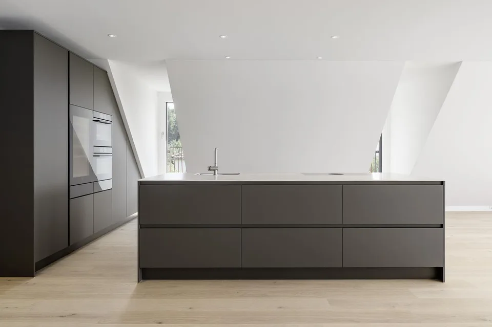 Souveränes Topfloor-Wohnen mit spektakulärer Seesicht – Foto 3 von 13