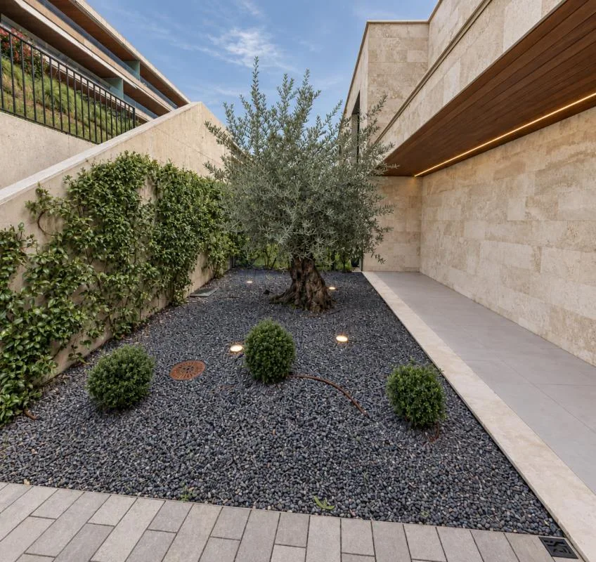 CANOBBIO - 4,5 LOCALE, QUALITÄTSFINISSE, TERRASSE MIT SEEBLICK UND GARTEN IN EINER EINZIGEN LÖSUNG – Foto 15 von 17