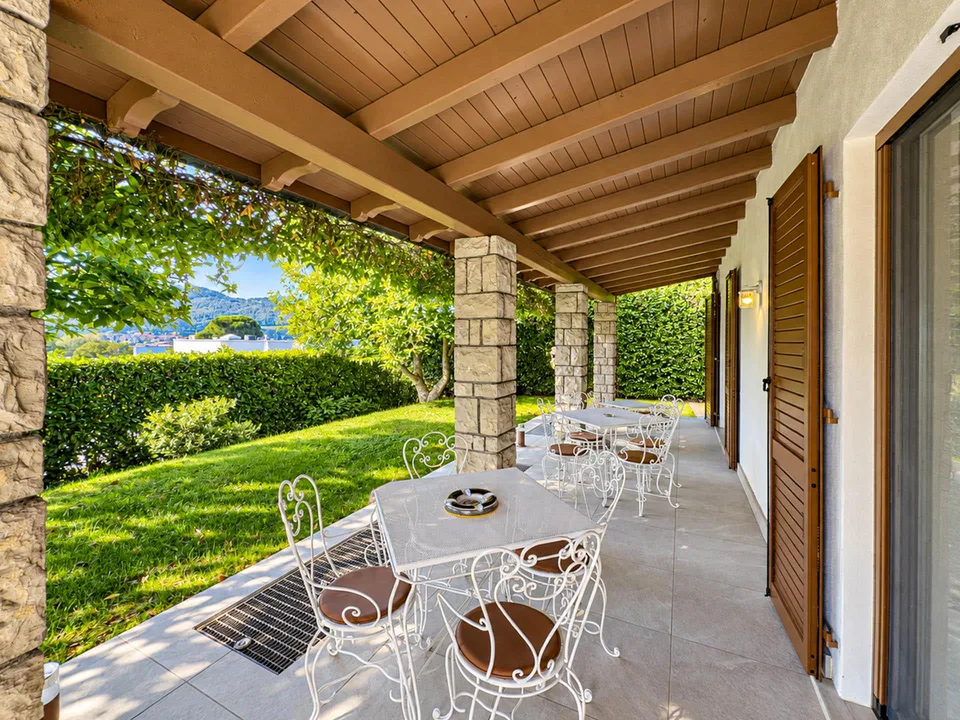Villa con ampio giardino a Mendrisio – foto 8 di 28