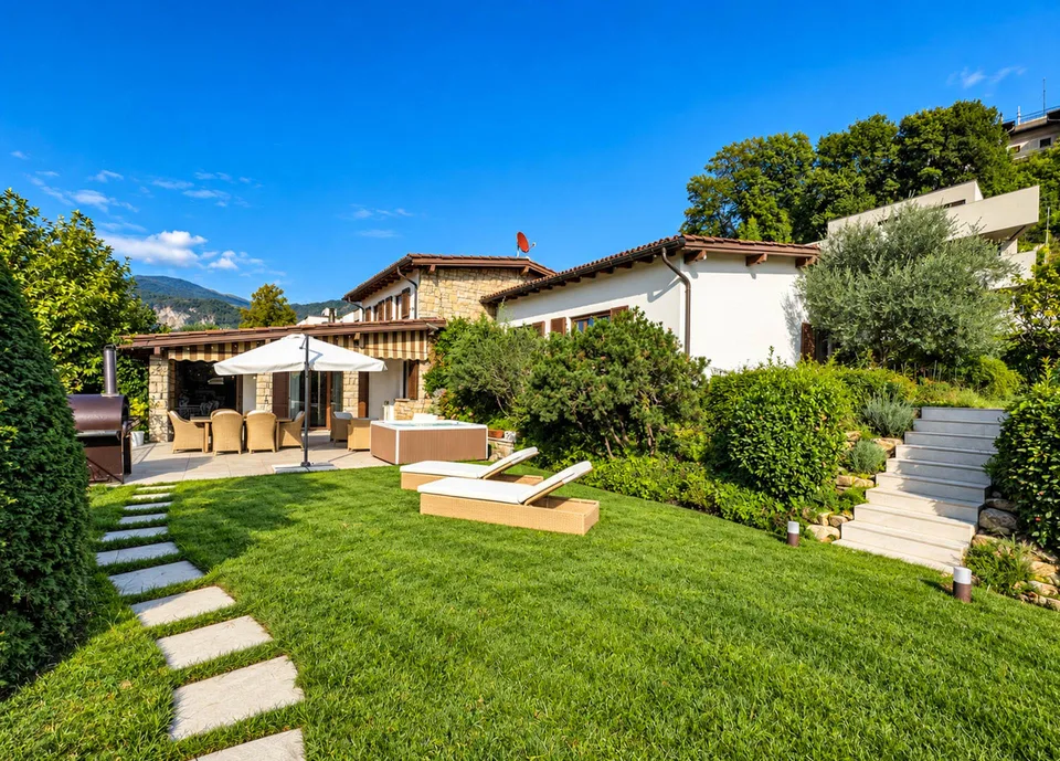 Villa con ampio giardino a Mendrisio – foto 23 di 28