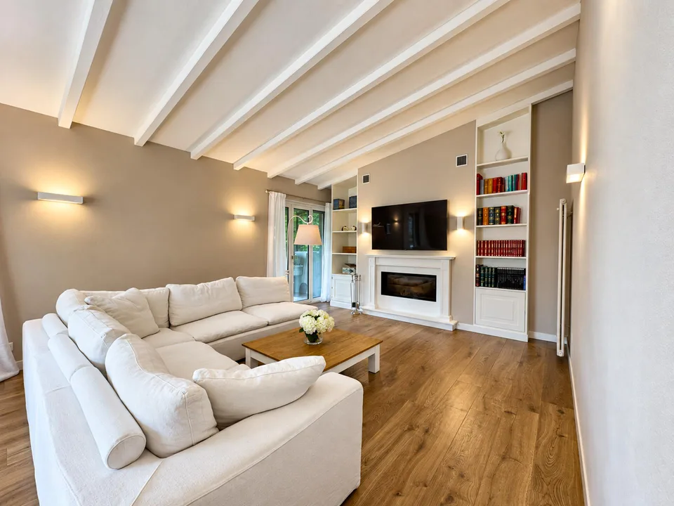 Villa con ampio giardino a Mendrisio – foto 4 di 28
