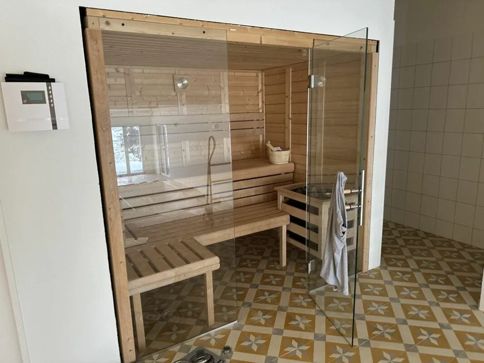 Luxuswohnen in einer Villa mit privatem Spa und atemberaubender Aussicht – Foto 10 von 13