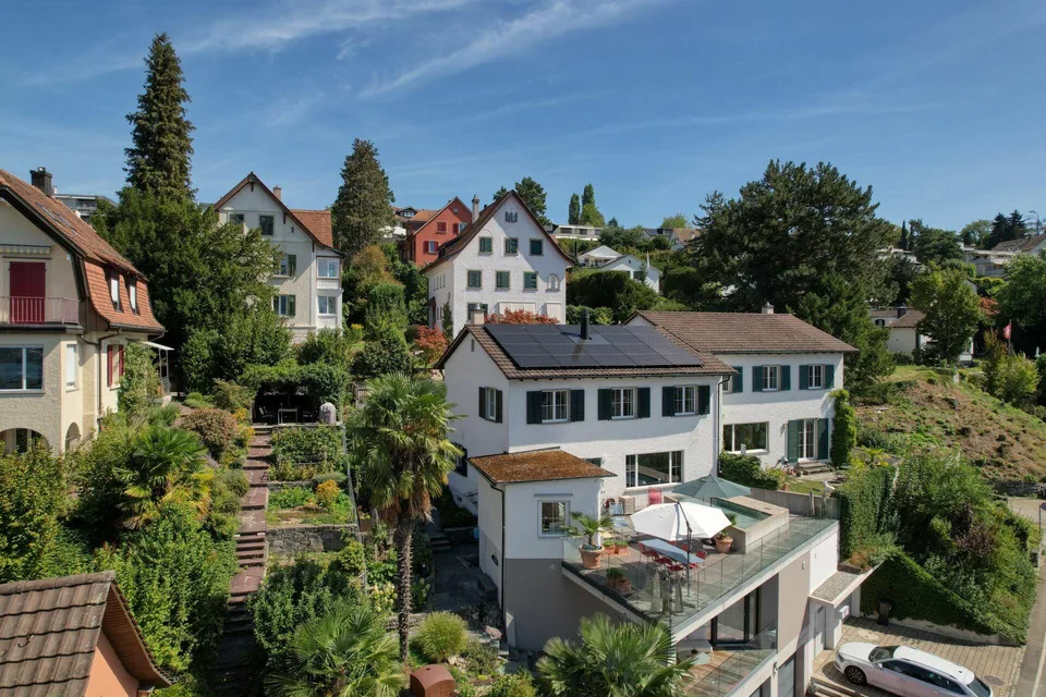 Wohntraum mit Seeglitzern, Pool und Palmen – Foto 10 von 10