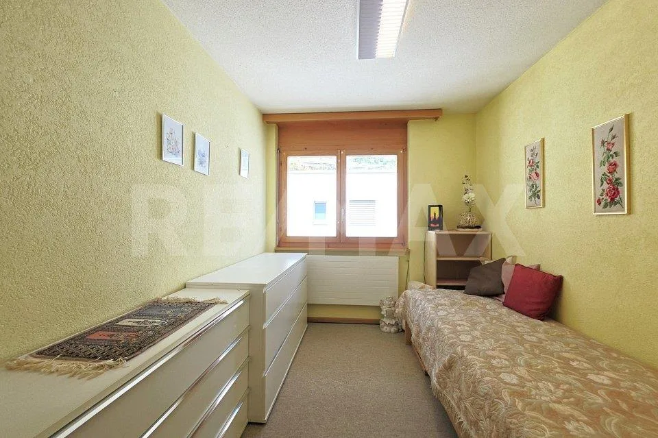 Appartement duplex de 5,5 pièces avec ascenseur, garage et deux balcons à Steg – photo 12 sur 13
