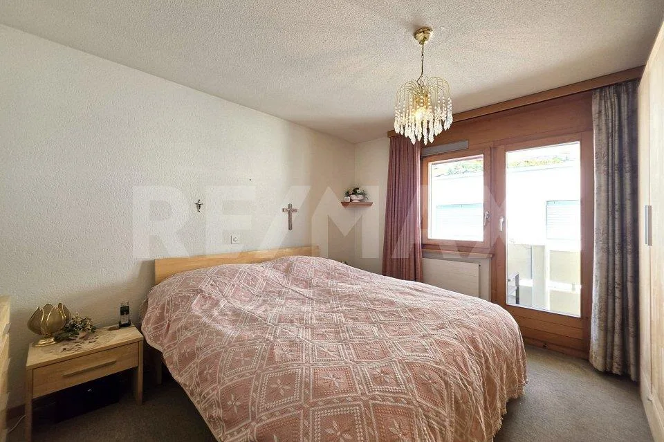 Appartement duplex de 5,5 pièces avec ascenseur, garage et deux balcons à Steg – photo 10 sur 13