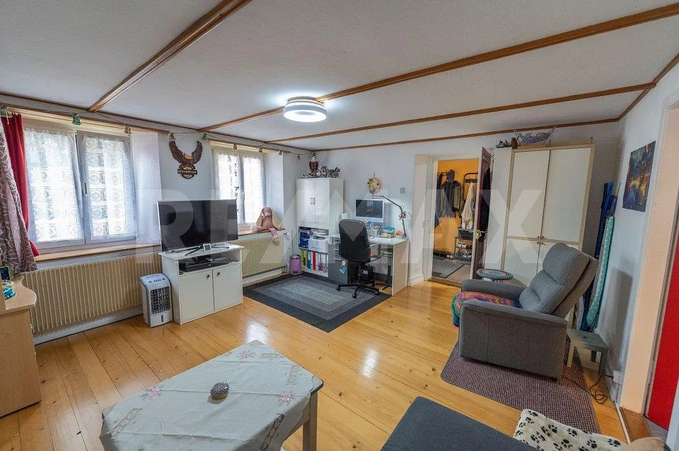 Ehemaliges Bauernhaus mit grosser Scheune – Foto 3 von 13