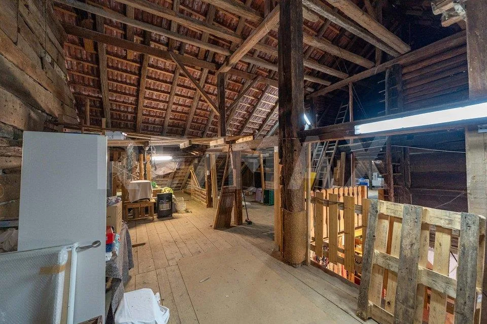 Ehemaliges Bauernhaus mit grosser Scheune – Foto 12 von 13