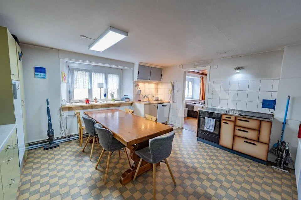 Ehemaliges Bauernhaus mit grosser Scheune – Foto 5 von 13