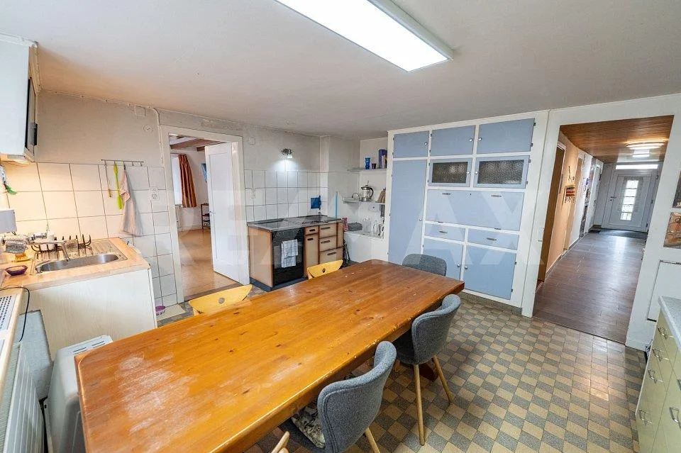 Ehemaliges Bauernhaus mit grosser Scheune – Foto 4 von 13