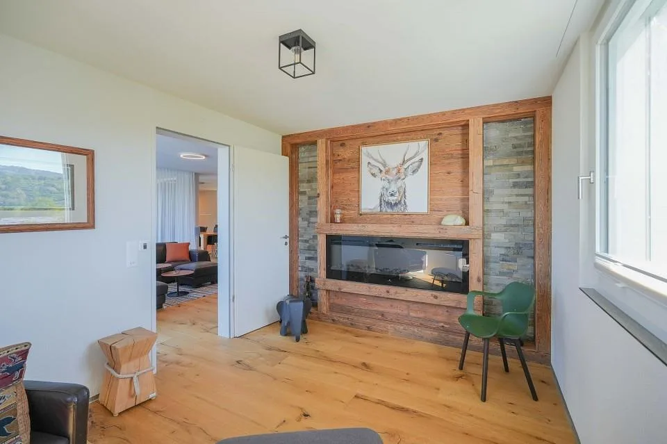 Schöner Wohnen! Klimatisierte 5.5 Zimmer-Terrassenwohnung – photo 3 sur 13