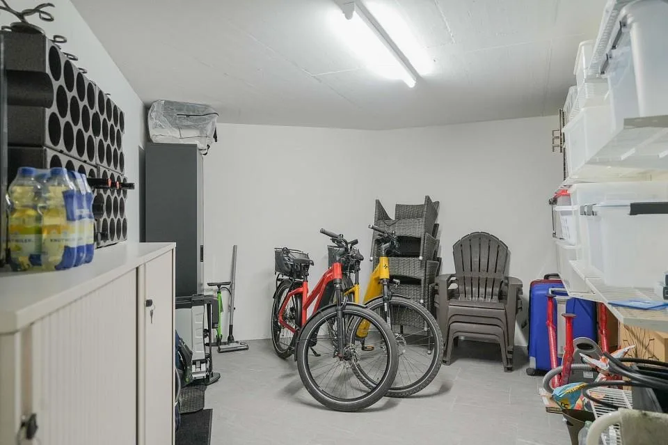 Schöner Wohnen! Klimatisierte 5.5 Zimmer-Terrassenwohnung – photo 10 sur 13