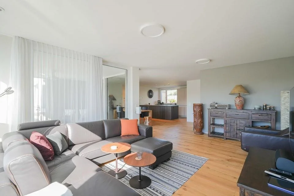 Schöner Wohnen! Klimatisierte 5.5 Zimmer-Terrassenwohnung – photo 12 sur 13