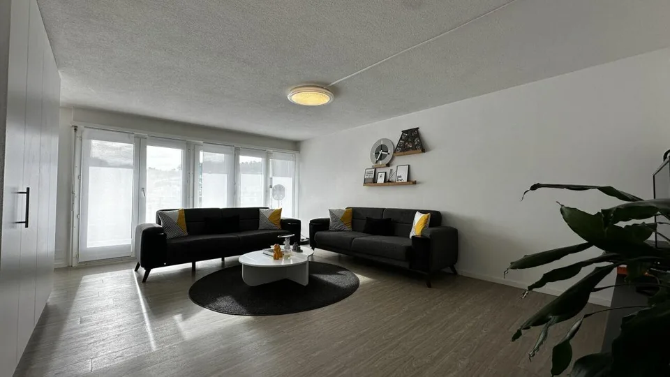 FAMILIENGLÜCK IM ZENTRALEN WOHNQUARTIER – Foto 2 von 9