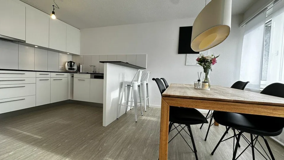 FAMILIENGLÜCK IM ZENTRALEN WOHNQUARTIER – Foto 4 von 9