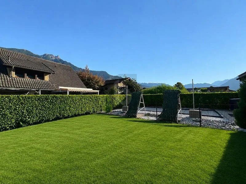 AUSSERGEWÖHNLICH, JACUZZI UND PREMIUM-AUSSTATTUNG – Foto 2 von 6
