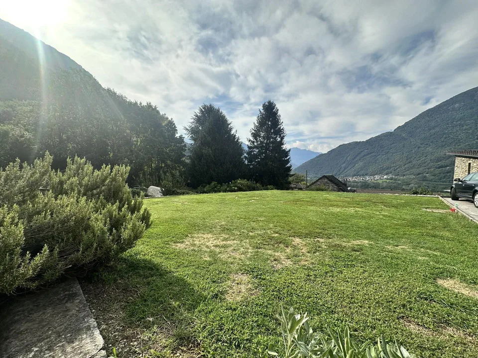 Charakteristisches Haus mit Garten im Kern von Claro – Foto 13 von 13