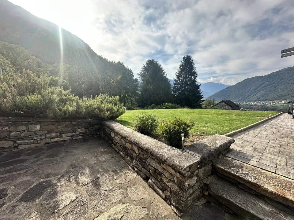 Charakteristisches Haus mit Garten im Kern von Claro – Foto 12 von 13