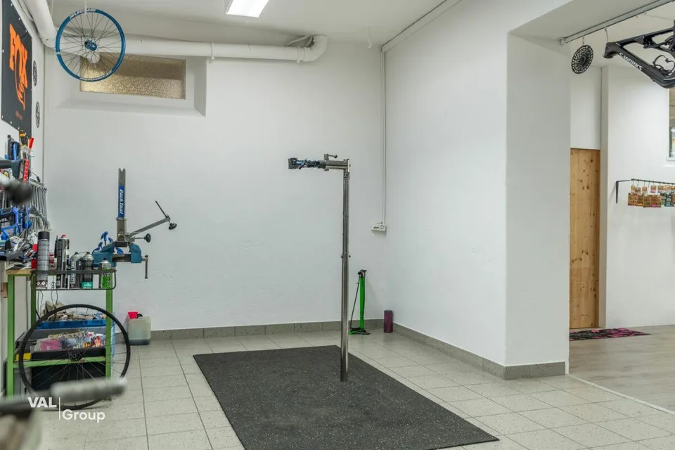Velseitig nutzbare Räumlichkeiten zentral in Brig – Foto 5 von 14