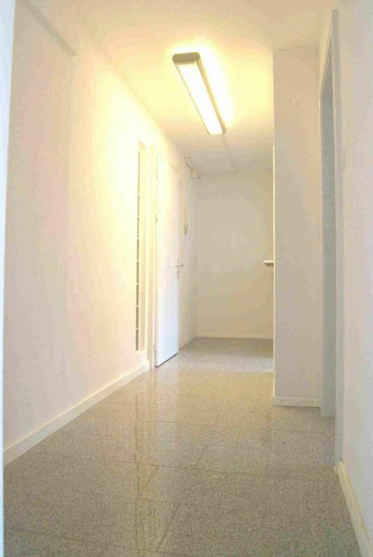 An TOP Geschäftslage: Praxis/Büro, hell, freundlich, mit Lift – Foto 5 von 9