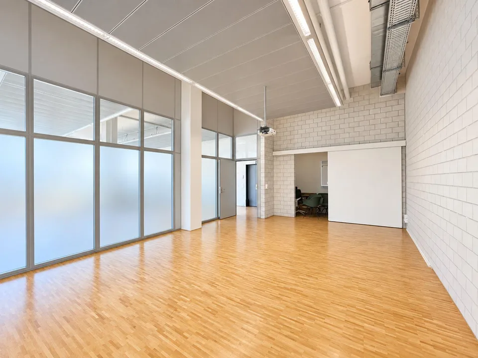 179 m² Büro- oder Gewerbefläche im EG in Hünenberg! – Foto 6 von 9