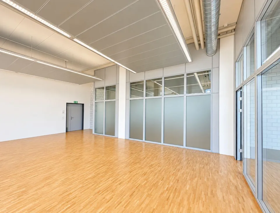 179 m² Büro- oder Gewerbefläche im EG in Hünenberg! – Foto 3 von 9