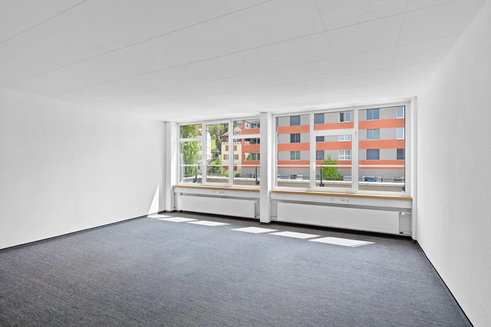 Moderne, helle Büroräume – Foto 3 von 10