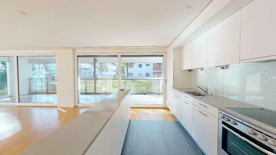 Grosszügige Wohnung mit Wintergarten in Lachen SZ! – Foto 2 von 10