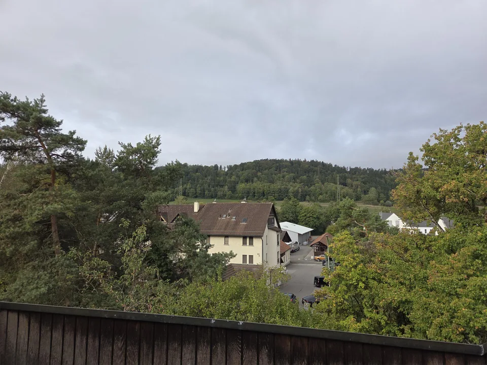 renovierte 2.5-Zimmer-Dachwohnung – Foto 5 von 5