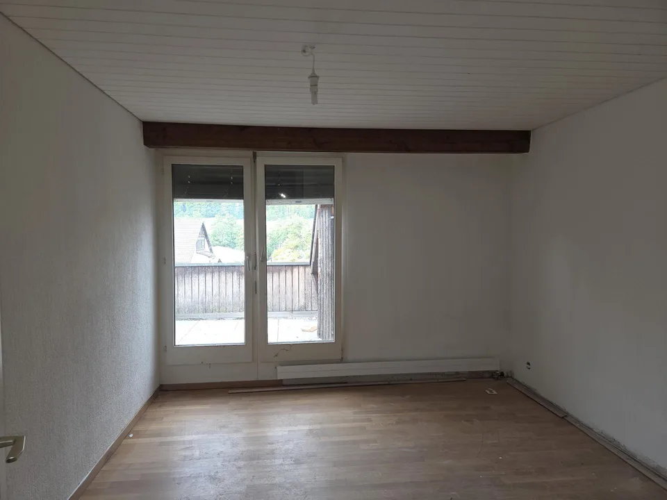 renovierte 2.5-Zimmer-Dachwohnung – Foto 4 von 5