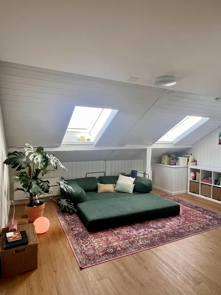 Charmante 2.5 - Zimmerdachwohnung – Foto 2 von 8