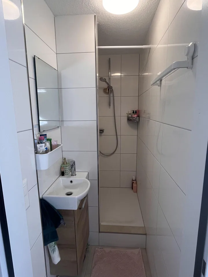 Charmante 2.5 - Zimmerdachwohnung – Foto 3 von 8