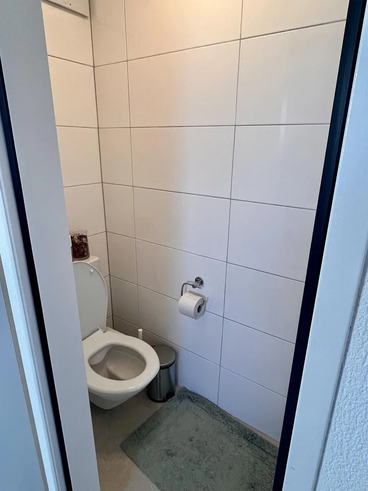 Charmante 2.5 - Zimmerdachwohnung – Foto 8 von 8