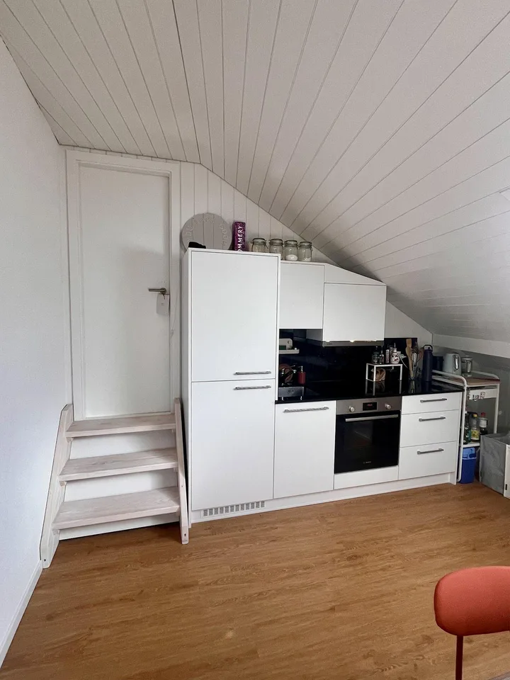 Charmante 2.5 - Zimmerdachwohnung – Foto 6 von 8