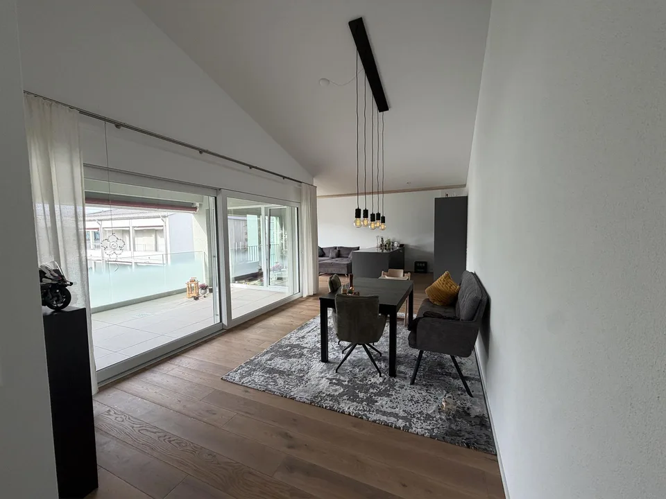 Moderne 3.5-Zimmer-Wohnung im Eigentumsstandard – Foto 4 von 12