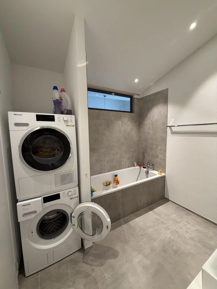 Moderne 3.5-Zimmer-Wohnung im Eigentumsstandard – Foto 10 von 12