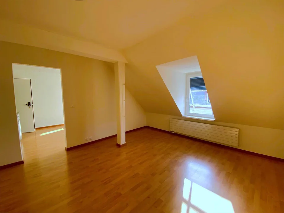 Appartement mansardé charmant dans le populaire quartier 4 ! – photo 2 sur 5