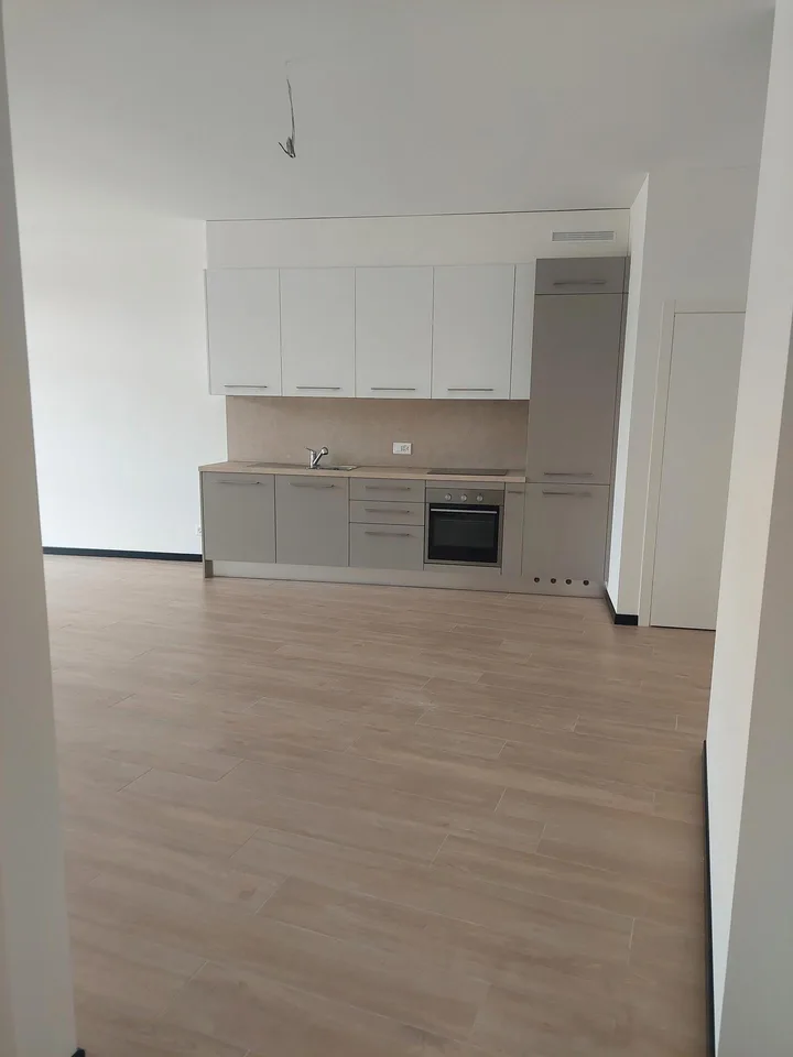 CERCASI SUBENTRANTE APPARTAMENTO ZONA TRANQUILLA – Foto 3 von 19