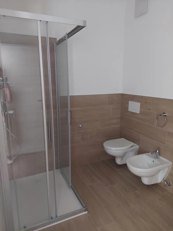 CERCASI SUBENTRANTE APPARTAMENTO ZONA TRANQUILLA – Foto 15 von 19