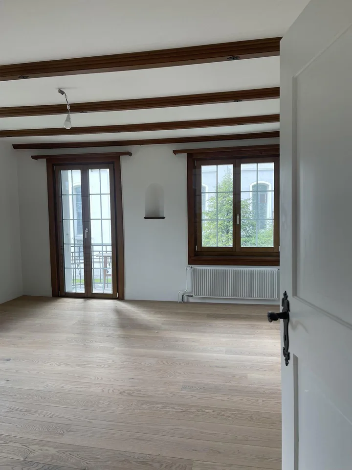 Grosszügige, neu sanierte 3.5-Zimmerwohnung – photo 2 of 3