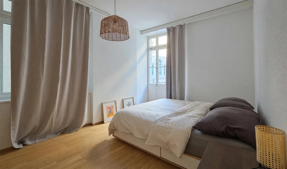 sanierte und grosse 2-Zimmer Stadtwohnung mit zwei kleinen Balkonen – Foto 6 von 10