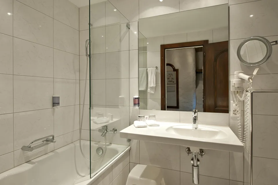 1 Zimmer im Schloss-Hotel**** / Wohnen auf Zeit – foto 6 di 7