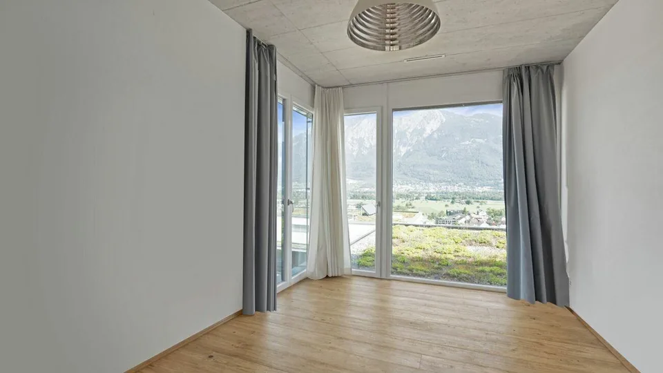 Appartamento con terrazza di 5,5 stanze in posizione privilegiata con vista mozzafiato – foto 11 di 13